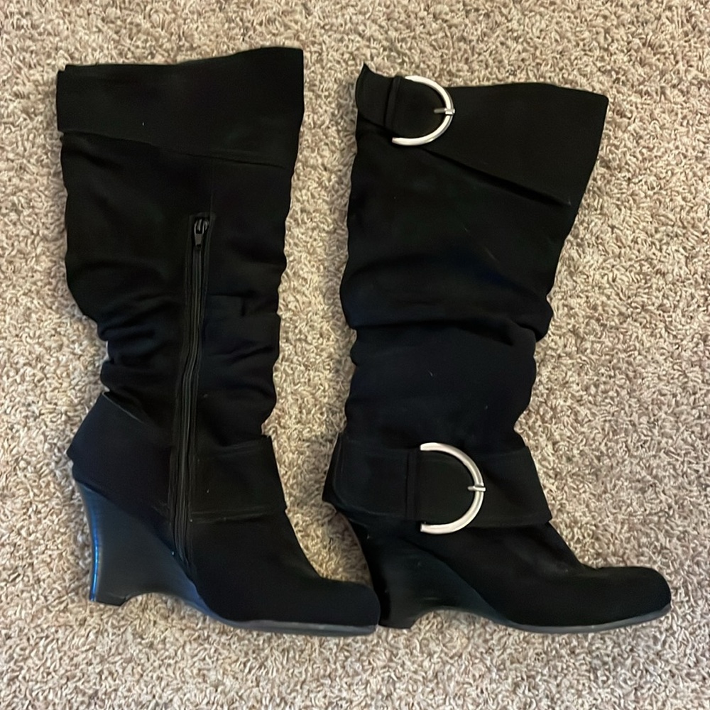 Black Boots - Picture 2 of 4
